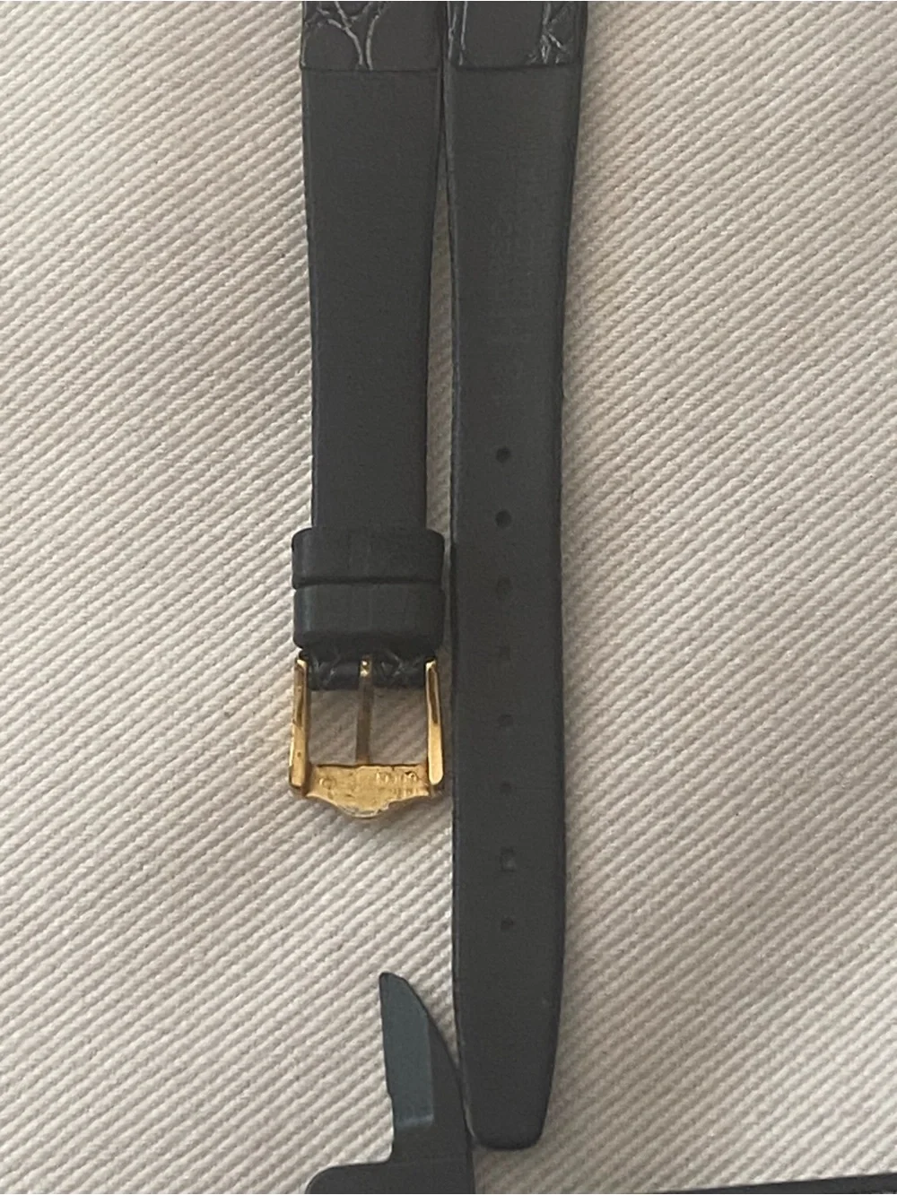 Vintage Black Croc-Embossed Watch Strap with Gold Gucci plated Buckle 14mm